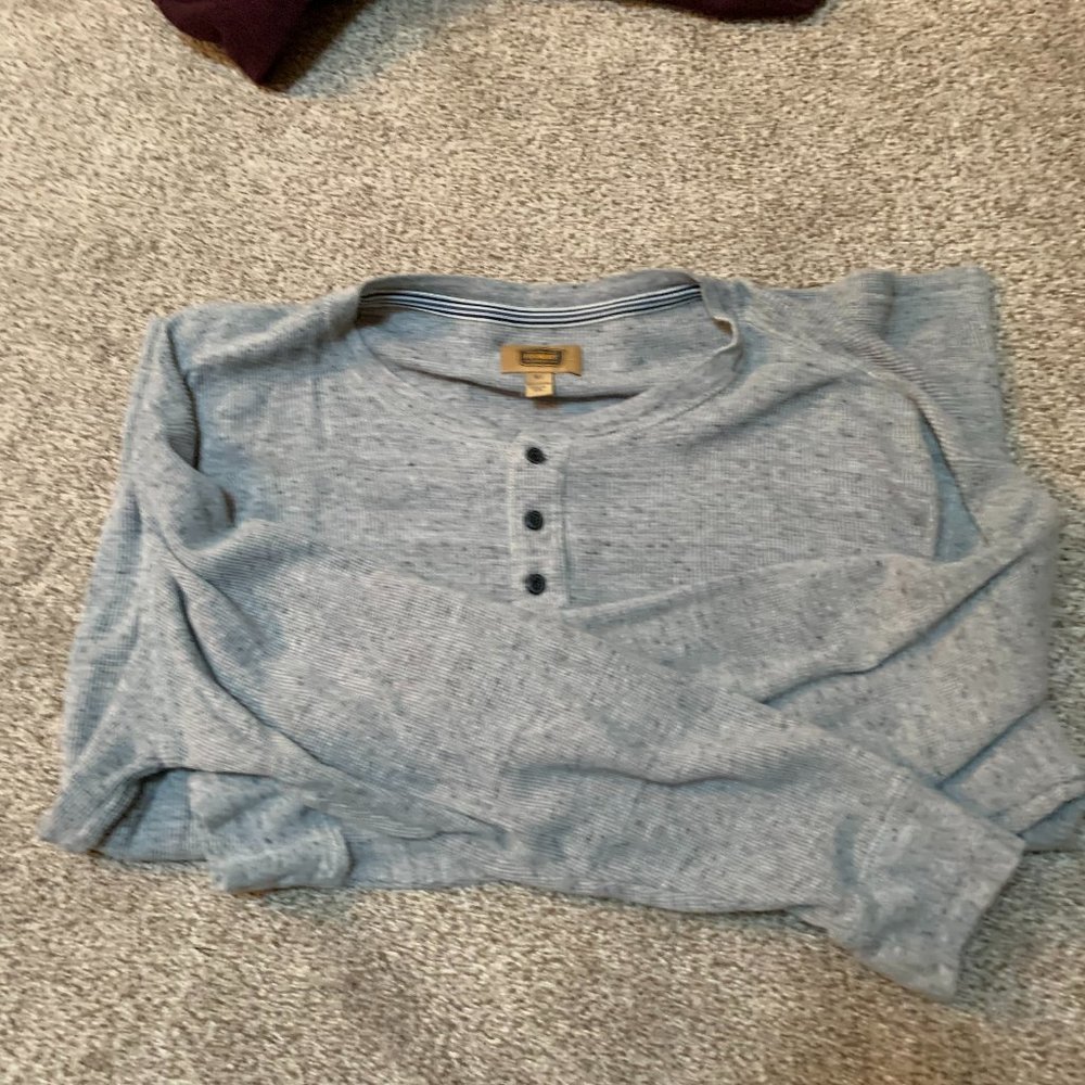 MENS FOUNDRY GRAY LONG SLEEVE HENLEY SIZE XLT #414